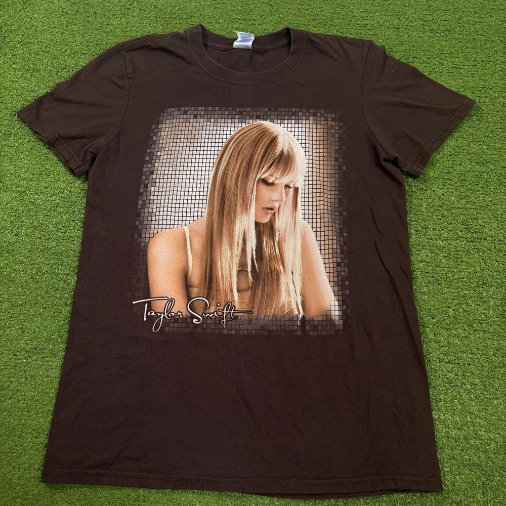 Vintage 2011 Taylor Swift Speak Now Music Promo Tour T-Shirt Size Small Brown